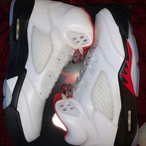 Air Jordan Retro 5 Fire Red Size 9